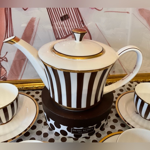 Stunning 9-Piece Henri Bendel Tea Set - Picture 2 of 16